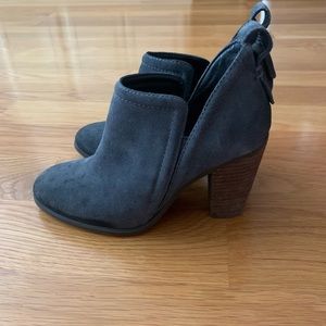 Vince Camuto bootie dark grey!